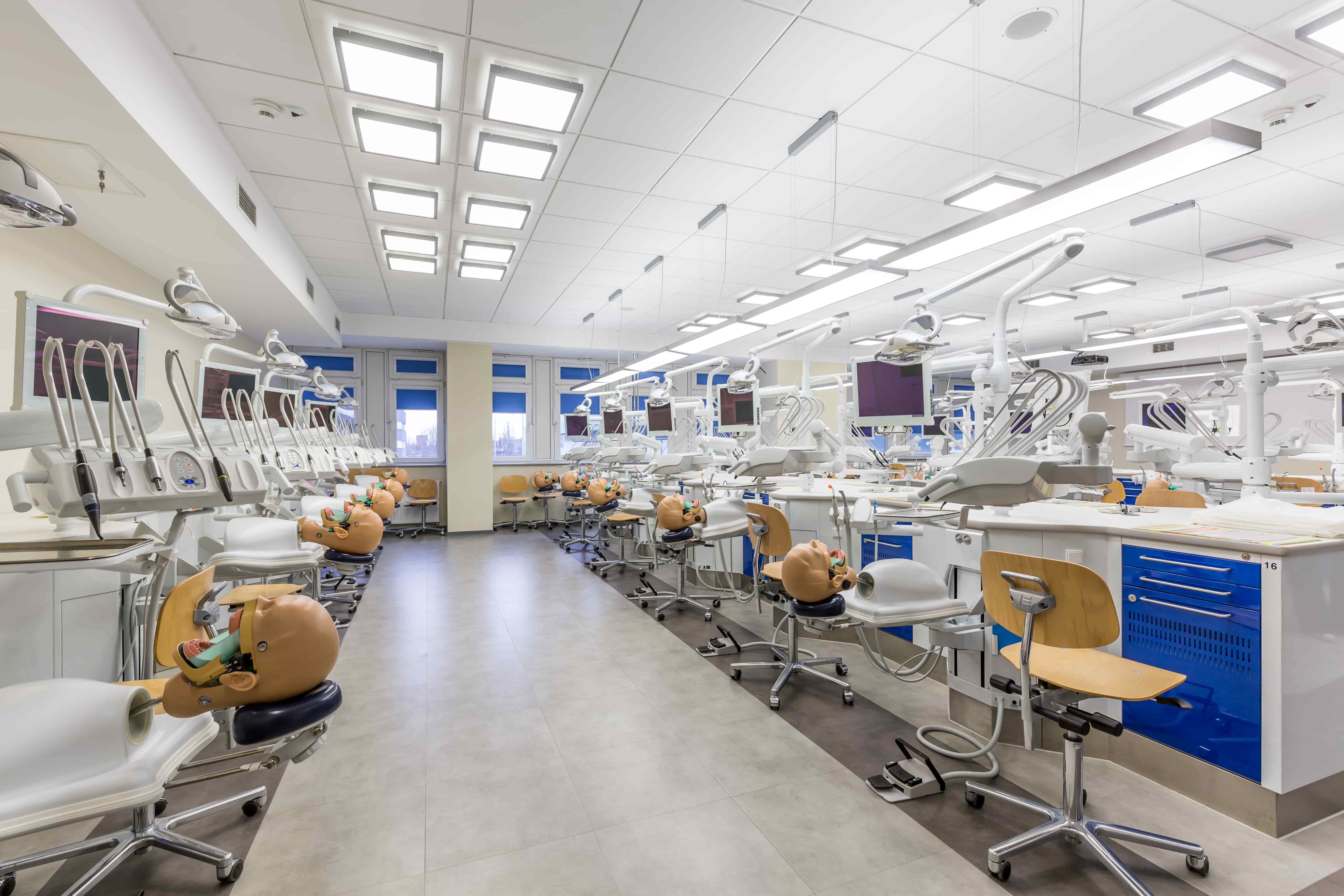 bright-interior-in-medical-academy-PQF39ZT-min